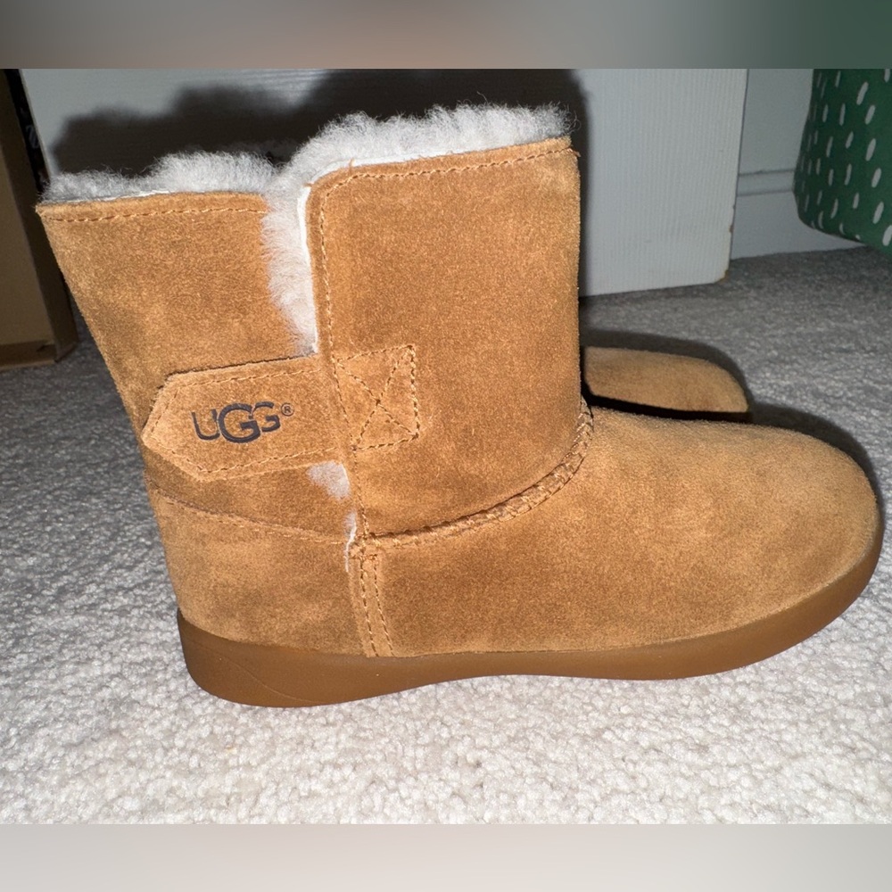UGG Unisex-Child T Keelan Boot size 12